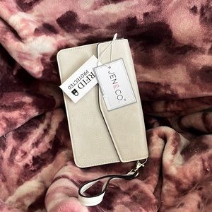 Dani Horizontal RFID touch screen Crossbody